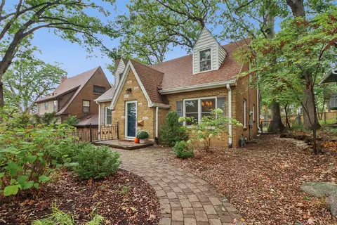 5709 Walnut Hill Ave, Des Moines, IA 50312