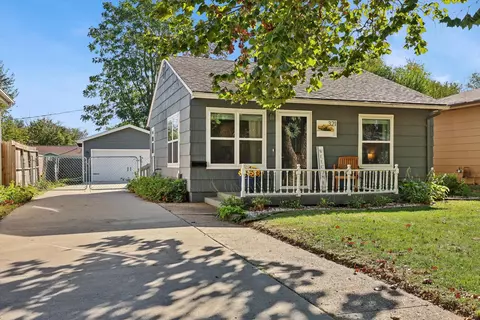 321 SW Des Moines St, Ankeny, IA 50023