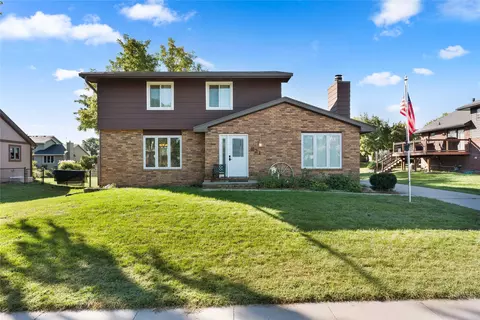 821 SE Uehlamar Dr, Ankeny, IA 50021