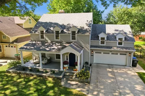 340 43rd St, Des Moines, IA 50312