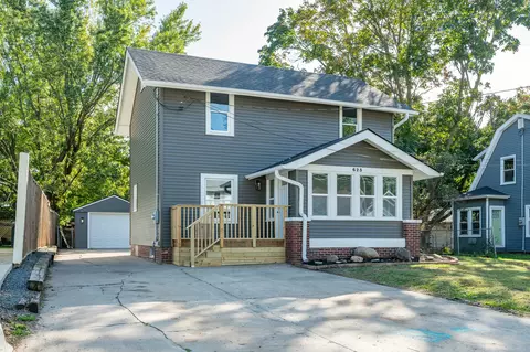 623 S 4th Ave W, Newton, IA 50208