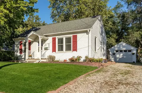 3409 Bowdoin St, Des Moines, IA 50313