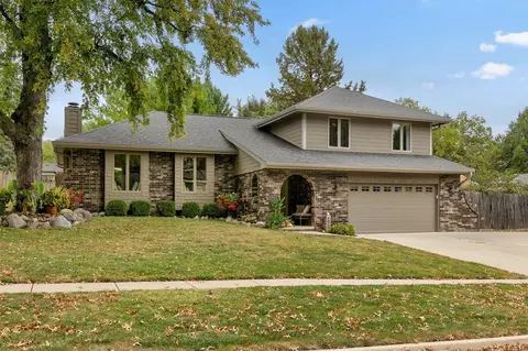 5207 Pommel Pl, West Des Moines, IA 50265