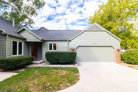 3508 Oak Creek Pl, West Des Moines, IA 50265
