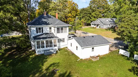 301 Union St, Pella, IA 50219