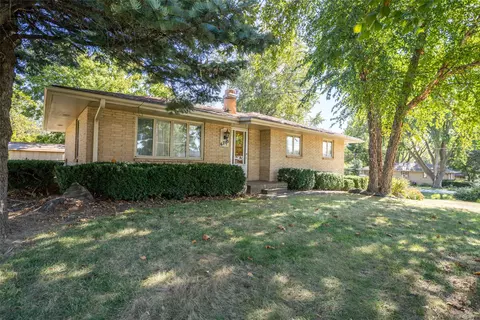 6715 NW 10th St, Des Moines, IA 50313