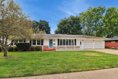 217 SE 10th St, Ankeny, IA 50021