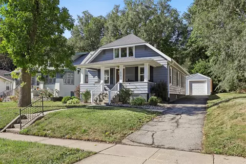 640 4th St, West Des Moines, IA 50265