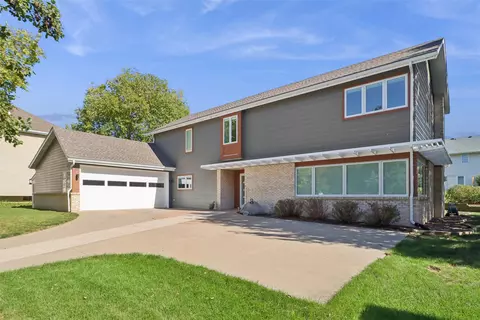 3212 Magnolia Cir, Ames, IA 50014