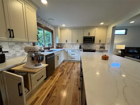 4064 45th St, Des Moines, IA 50310