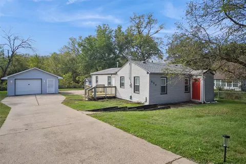 520 Hackley Ave, Des Moines, IA 50315