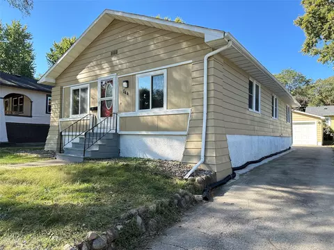 744 37th St, Des Moines, IA 50312
