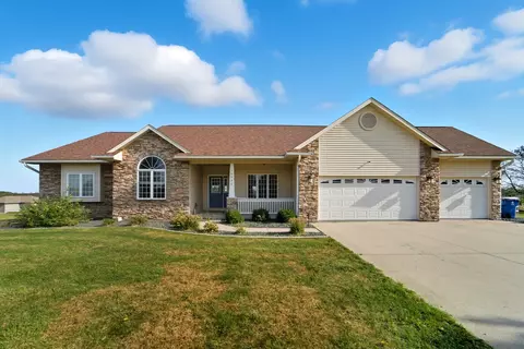 10980 Cleveland Trl, Norwalk, IA 50211