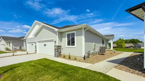 1552 Foxtail Dr SE, Altoona, IA 50009