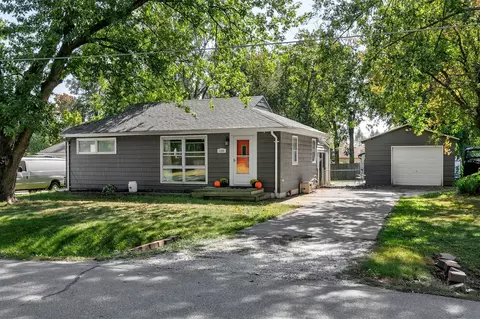 1245 NE 50th Pl, Des Moines, IA 50313