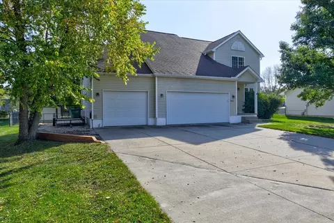 1804 W Cheyenne Ct, Polk City, IA 50226