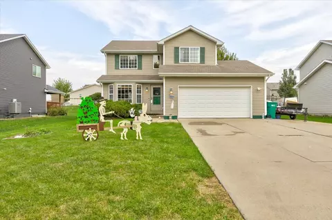 504 N 15th St, Indianola, IA 50125