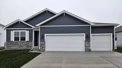 15316 Walnut Meadows Dr, Grimes, IA 50111