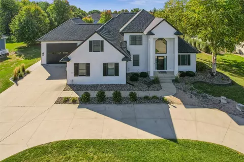 4620 Park Dr, West Des Moines, IA 50265
