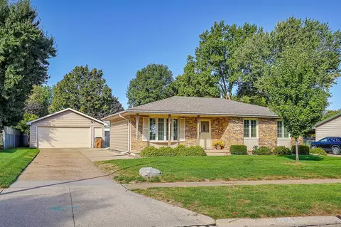 400 N 9th St, Carlisle, IA 50047