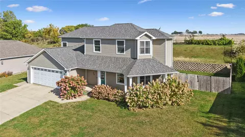 778 182nd Ave, Pella, IA 50219