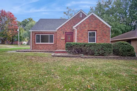 417 18th Pl, West Des Moines, IA 50265
