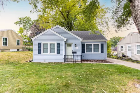 1304 60th St, Des Moines, IA 50311