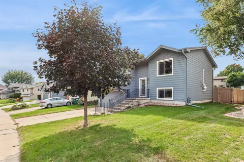 262 23rd St, West Des Moines, IA 50265