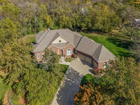 36404 Deerfield Dr, Cumming, IA 50061