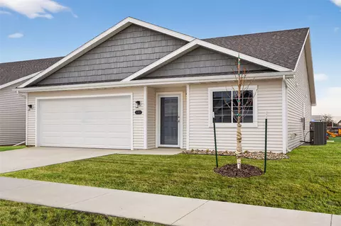 2302 Legacy Dr, Norwalk, IA 50211