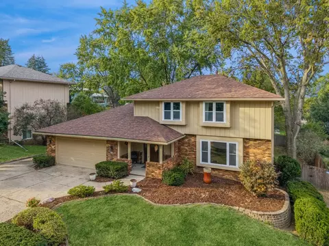 9911 Colby Ave, Clive, IA 50325
