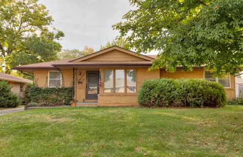 3518 Crestmoor Pl, Des Moines, IA 50310