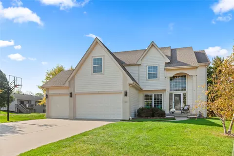 440 E Pine Ridge Dr, Polk City, IA 50226