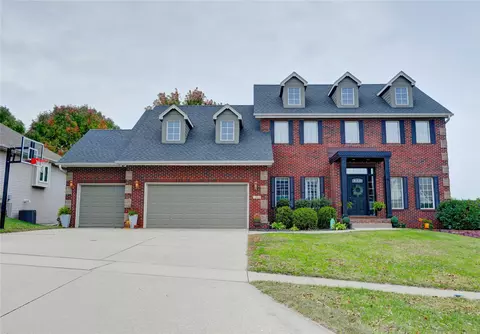 1626 NW 124th St, Clive, IA 50325