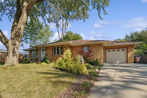 1129 64th St, Windsor Heights, IA 50324