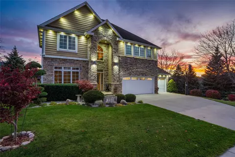 13504 Sheridan Ave, Urbandale, IA 50323