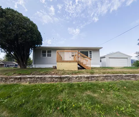 1430 E 27th St, Des Moines, IA 50317