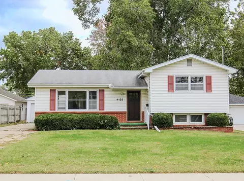4125 67th St, Urbandale, IA 50322