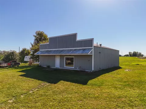 7886 Polk Trl, Indianola, IA 50125