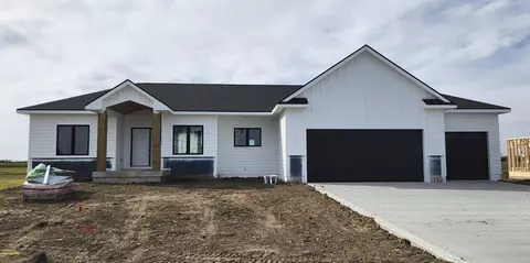 1113 Willow Dr, Huxley, IA 50124