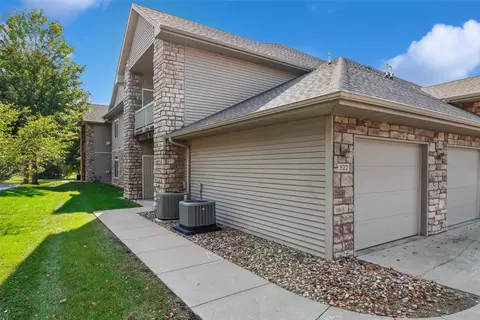 522 Kelsey Ln, Altoona, IA 50009