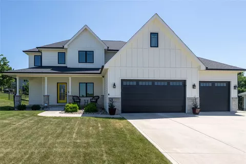 807 W Orchard Ave, Indianola, IA 50125