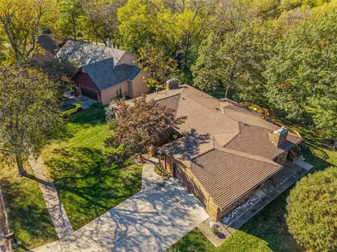 3006 SW 18th St, Des Moines, IA 50315