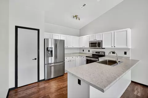 950 67th St #120, West Des Moines, IA 50266
