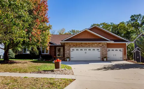 5113 SE 27th St, Des Moines, IA 50320