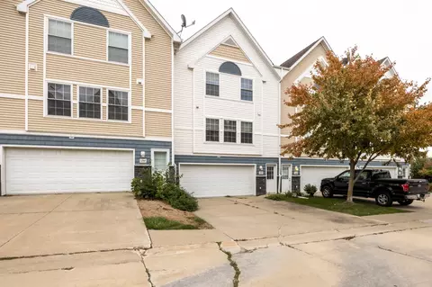 1246 SE Village View Ln, Ankeny, IA 50021