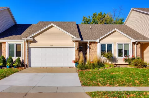 1032 Bradford Pl, West Des Moines, IA 50266