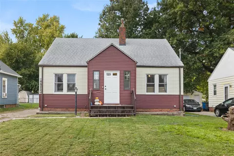 4032 3rd St, Des Moines, IA 50313