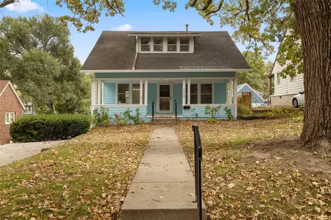 1503 42nd St, Des Moines, IA 50311