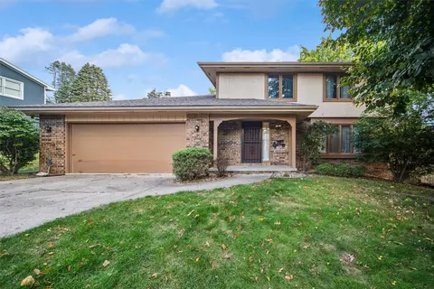 9929 Colby Ave, Clive, IA 50325